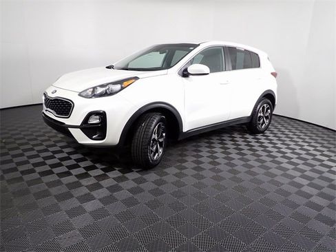 Used 2022 Kia Sportage LX image 8