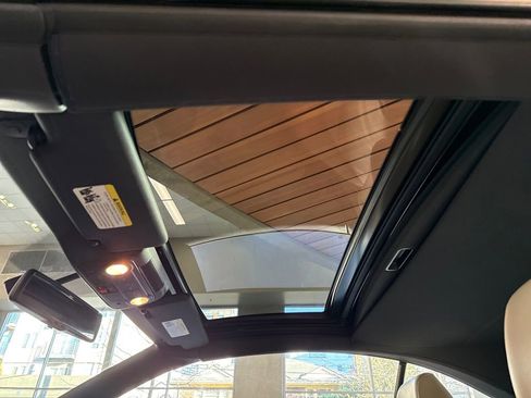 Used 2014 Volkswagen Eos Executive image 21