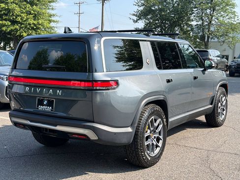 Used 2024 Rivian R1S Adventure AWD/4WD image 9