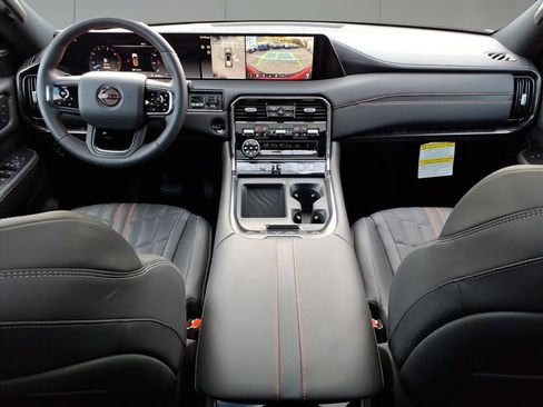 Used 2025 Nissan Armada PRO-4X w/ Pro-4X Premium Package image 10