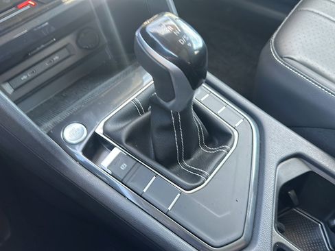 Used 2024 Volkswagen Tiguan SE w/ Panoramic Sunroof Package image 33