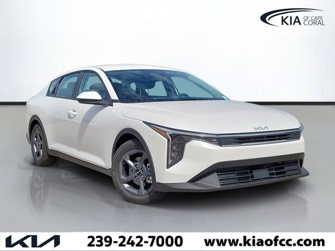 New 2026 Kia K4 FWD image 1
