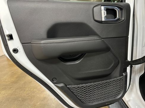 Used 2021 Jeep Wrangler Unlimited Sahara w/ Uconnect 4C Nav & Sound Group image 24