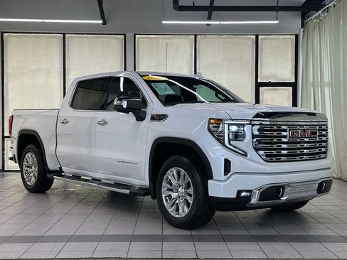 Used 2024 GMC Sierra 1500 Denali AWD/4WD image 1