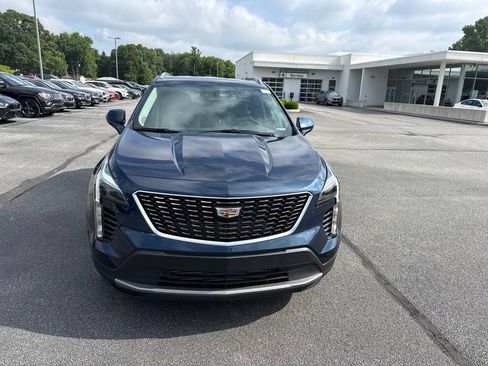 Used 2019 Cadillac XT4 Premium Luxury w/ Cold Weather Package AWD/4WD image 2