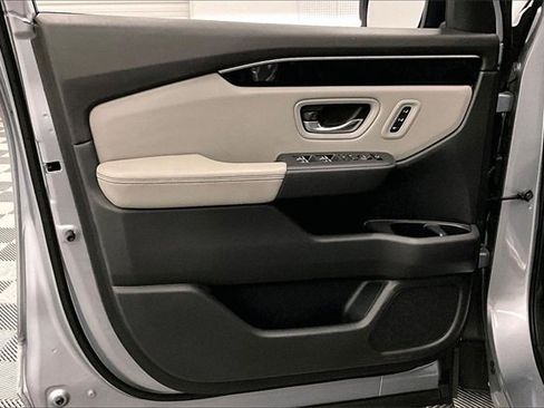 Used 2023 Honda Pilot EX-L image 17