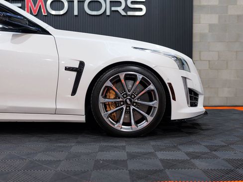 Used 2016 Cadillac CTS V w/ Luxury Package RWD image 15