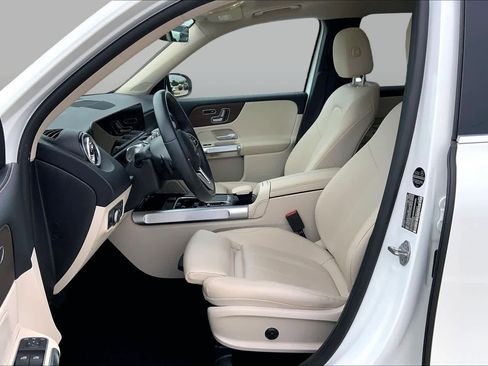 Used 2023 Mercedes-Benz GLB 250 image 8