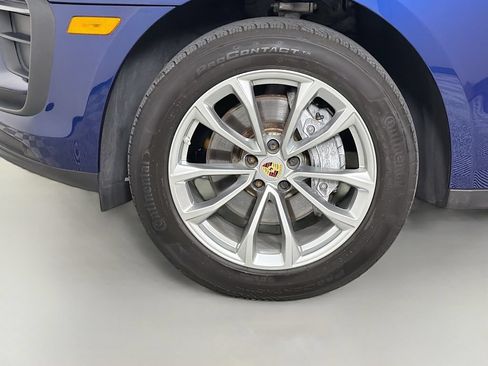 Used 2024 Porsche Macan AWD/4WD image 33