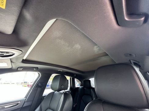 Certified 2023 Porsche Macan image 25