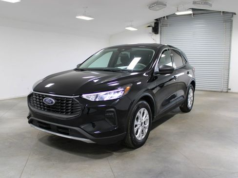 Used 2023 Ford Escape Active image 4