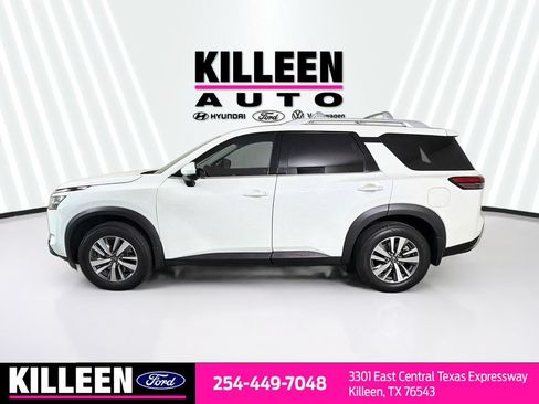 Used 2023 Nissan Pathfinder SL FWD image 4