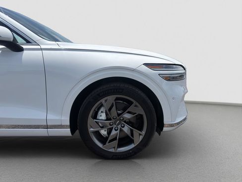 Used 2024 Genesis Electrified GV70 w/ Prestige Package AWD/4WD image 22