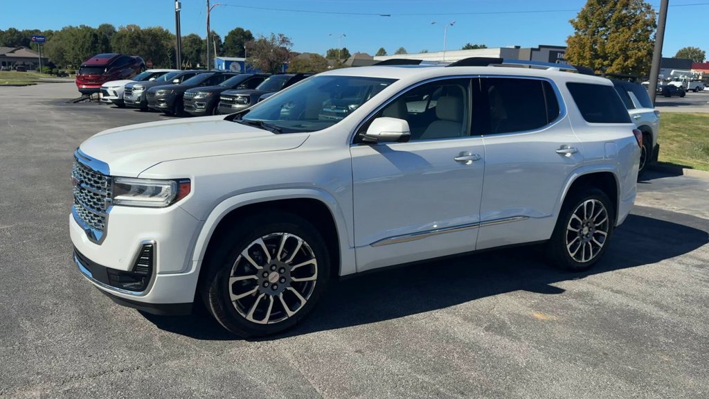 Used 2022 GMC Acadia Denali w/ Denali Ultimate Package AWD/4WD image 3