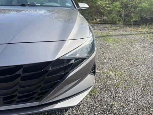 Used 2023 Hyundai Elantra SEL w/ Convenience Package image 3