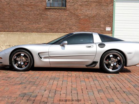 Used 2003 Chevrolet Corvette Coupe RWD image 13