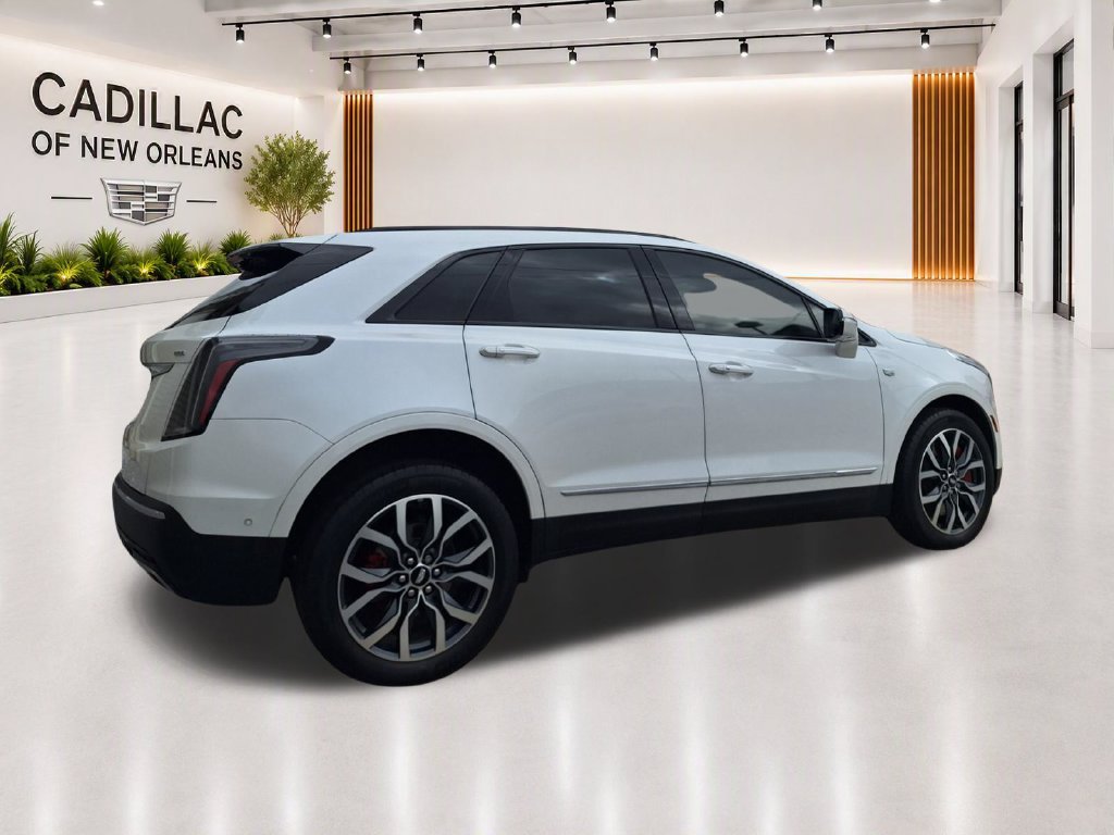 Used 2023 Cadillac XT5 Sportv w/ Technology Package AWD/4WD image 3