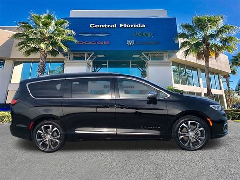 New 2026 Chrysler Pacifica Pinnacle w/ Trailer Tow Group image 4