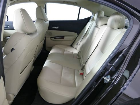 Used 2017 Acura TLX V6 SH-AWD w/ Technology Pkg image 4