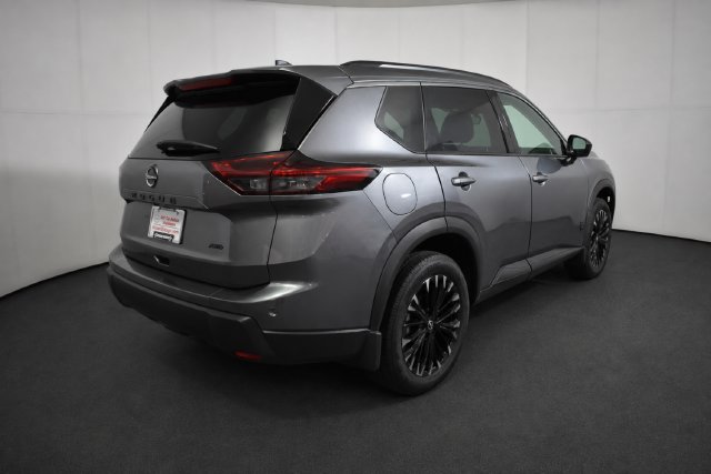 Certified 2026 Nissan Rogue Dark Armor AWD/4WD image 4