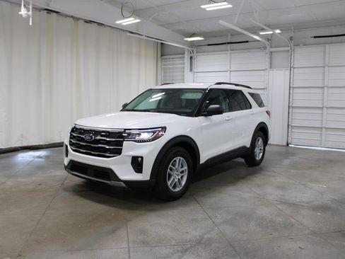 New 2026 Ford Explorer Active image 3