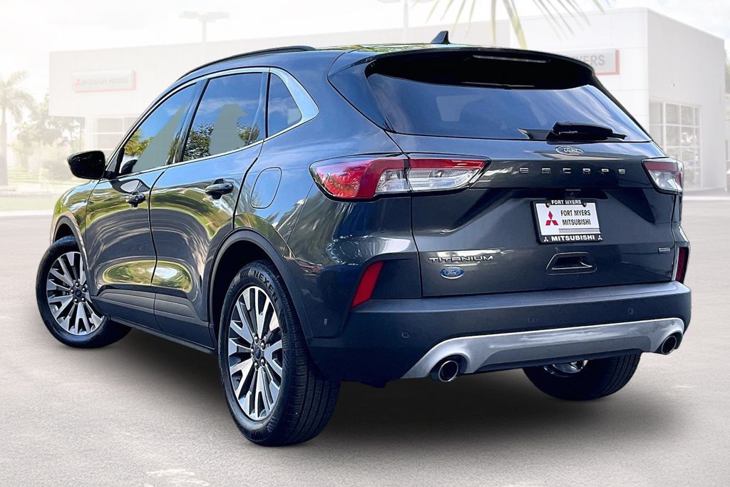 Used 2020 Ford Escape Titanium FWD image 30