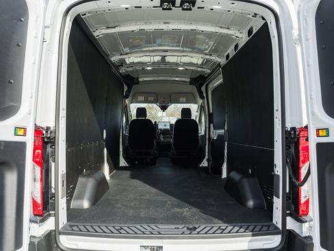 New 2026 Ford Transit 250 148 Medium Roof w/ Load Area Protection Package image 9