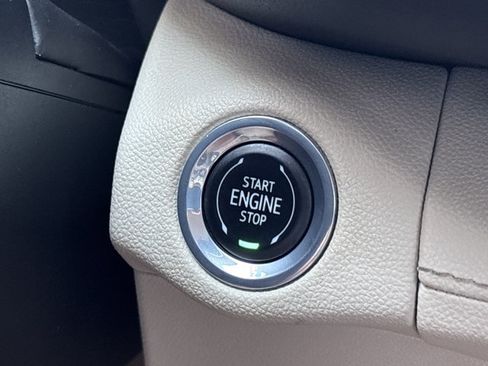 Used 2022 Buick Envision Essence w/ Technology Package I FWD image 29