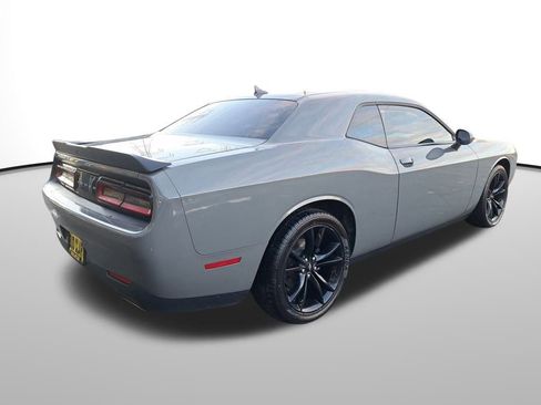 Used 2018 Dodge Challenger SXT Plus image 6