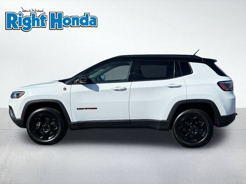 Used 2024 Jeep Compass Trailhawk AWD/4WD image 3