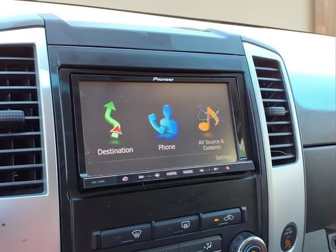 Used 2012 Nissan Frontier SV w/ SV Premium Utility Pkg AWD/4WD image 5