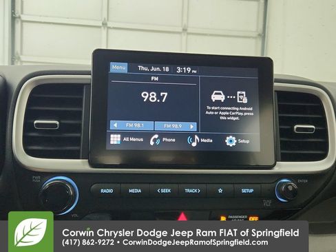 Used 2025 Hyundai Venue SEL FWD image 23
