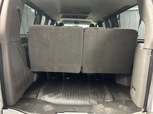 Used 2017 Chevrolet Express 2500 LS RWD image 21