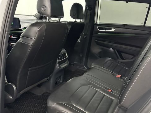 Used 2024 Volkswagen Atlas Cross Sport SEL R-Line AWD/4WD image 28
