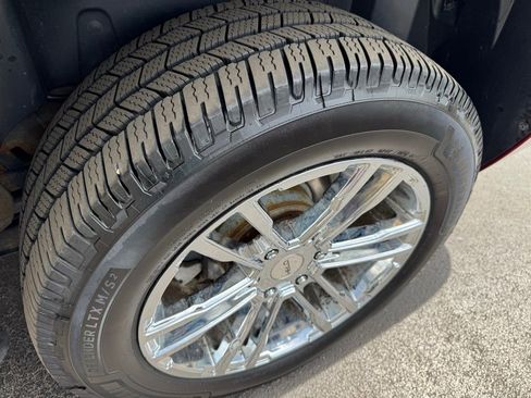 Used 2013 Chevrolet Tahoe LTZ image 28