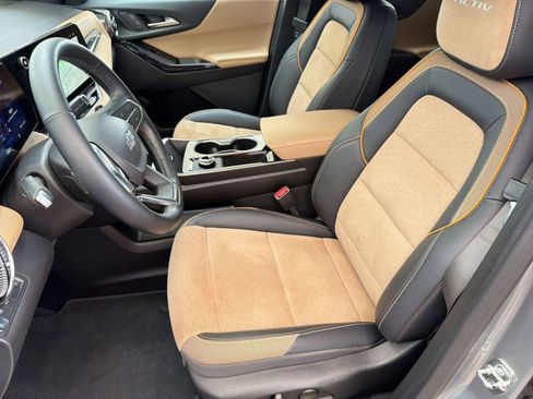 Certified 2025 Chevrolet Equinox ACTIV w/ Safety and Technology Package FWD image 5