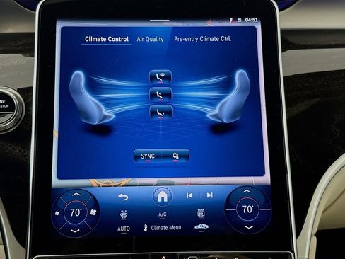 Used 2025 Mercedes-Benz GLC 350e 4MATIC image 16