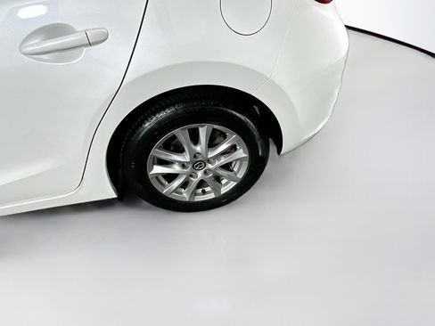 Used 2017 MAZDA MAZDA3 Sport image 11