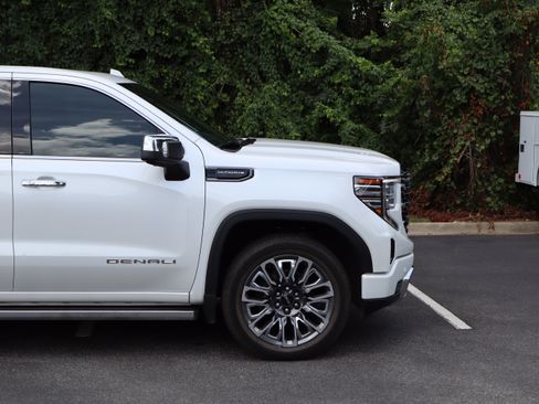 Used 2024 GMC Sierra 1500 Denali Ultimate AWD/4WD image 13