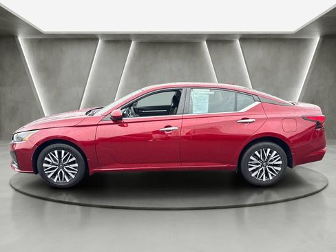 Used 2023 Nissan Altima 2.5 SV AWD/4WD image 4