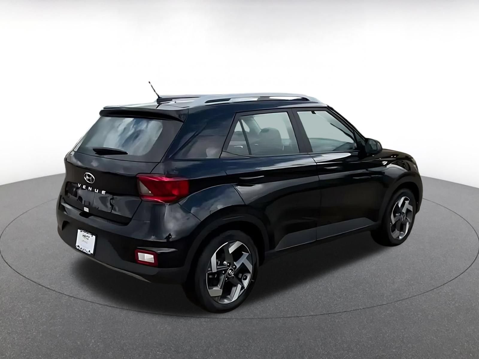 Used 2026 Hyundai Venue SEL FWD image 13