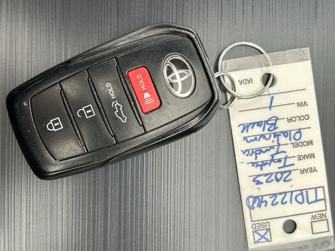 Used 2023 Toyota Tundra Platinum image 31