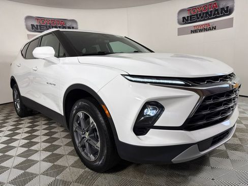 Used 2023 Chevrolet Blazer LT FWD image 1