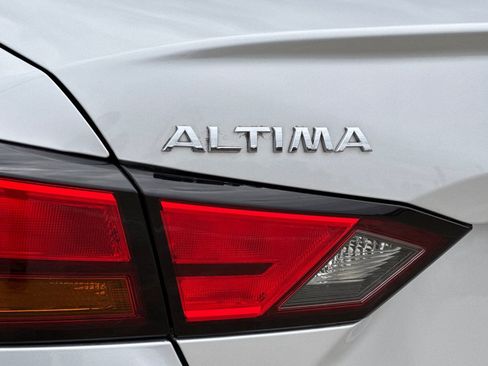 Used 2020 Nissan Altima 2.5 S FWD image 29
