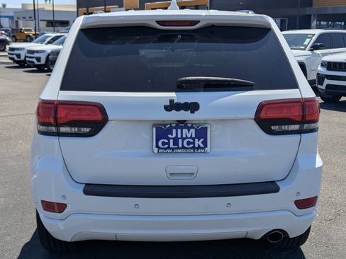 Used 2020 Jeep Grand Cherokee Altitude RWD image 3
