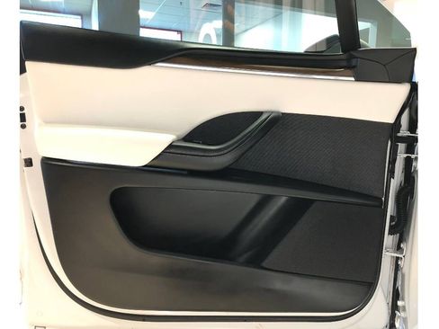 Used 2023 Tesla Model X image 18