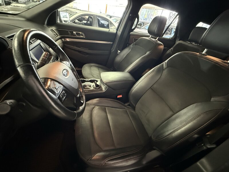 Used 2018 Ford Explorer XLT w/ Equipment Group 202A FWD image 16