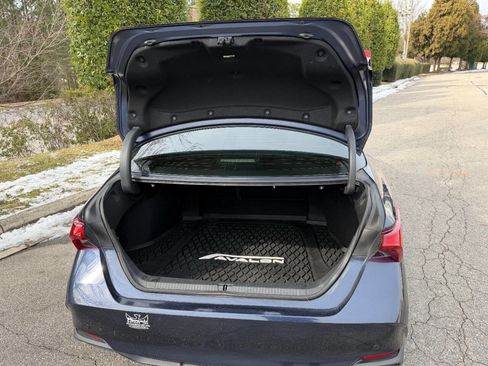 Used 2019 Toyota Avalon Limited image 25