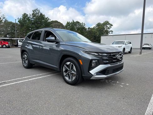 Used 2025 Hyundai Tucson SEL FWD image 4