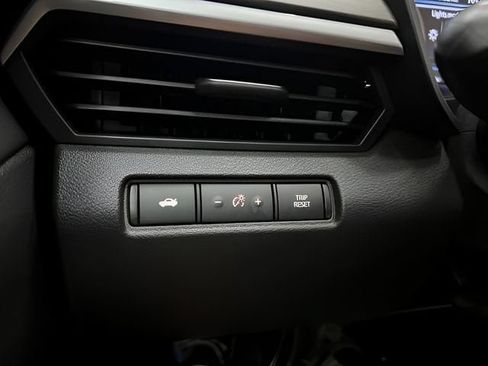 Used 2025 Nissan Altima 2.5 SV FWD image 18